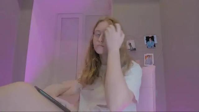 Image 3 of milly_milli Stream on Chaturbate on 23 months ago