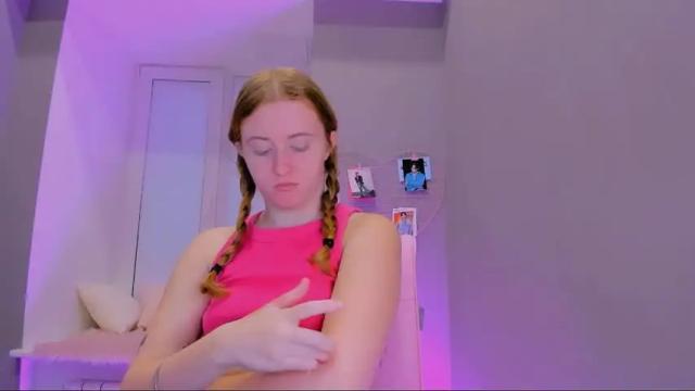 Image 3 of milly_milli Stream on Chaturbate on 23 months ago