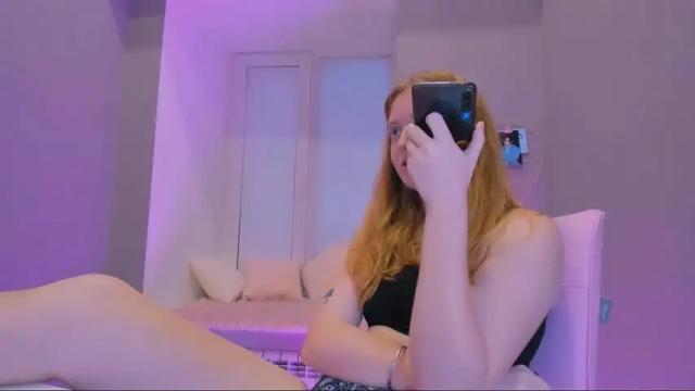 Image 2 of milly_milli Stream on Chaturbate on 23 months ago