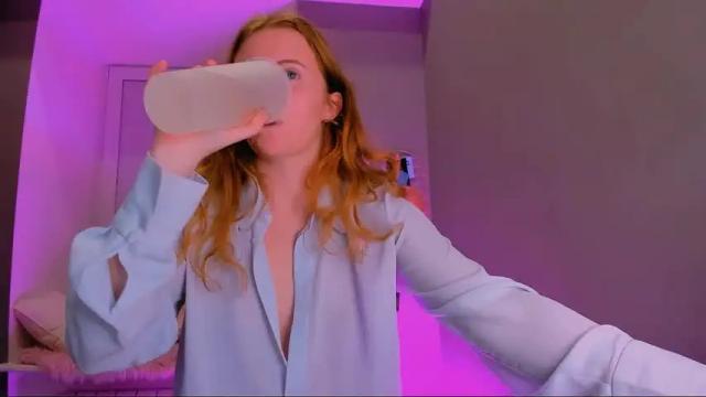 Image 2 of milly_milli Stream on Chaturbate on 22 months ago