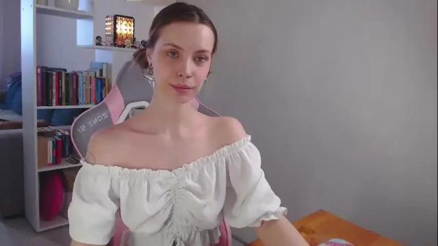 Image 6 of milly_ross23 Stream on Chaturbate on 1 month ago