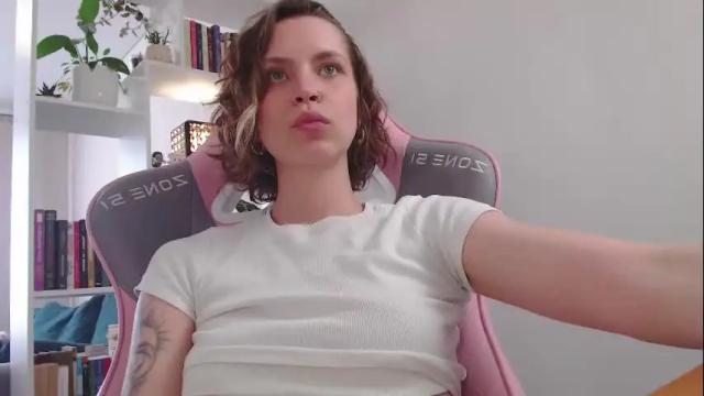 Image 7 of milly_ross23 Stream on Chaturbate on 1 month ago