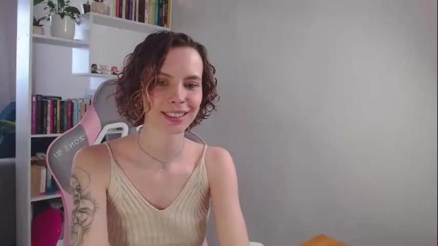 Image 12 of milly_ross23 Stream on Chaturbate on 29 days ago
