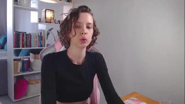 Image 8 of milly_ross23 Stream on Chaturbate on 27 days ago