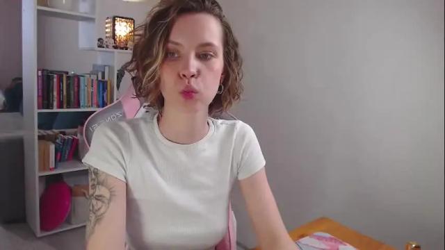Image 10 of milly_ross23 Stream on Chaturbate on 26 days ago