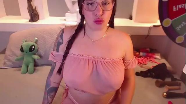 Image 4 of milu_w4llace Stream on Chaturbate on 26 days ago