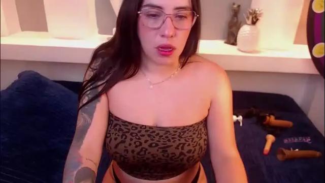 Image 3 of milu_w4llace Stream on Chaturbate on 1 month ago