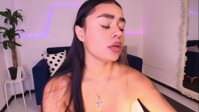 Image 10 of mily_ortiz Stream on Chaturbate on 1 month ago