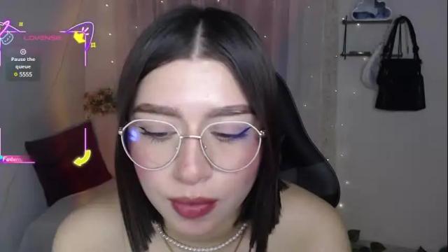 Image 4 of mily_thomson_b Stream on Chaturbate on 1 month ago