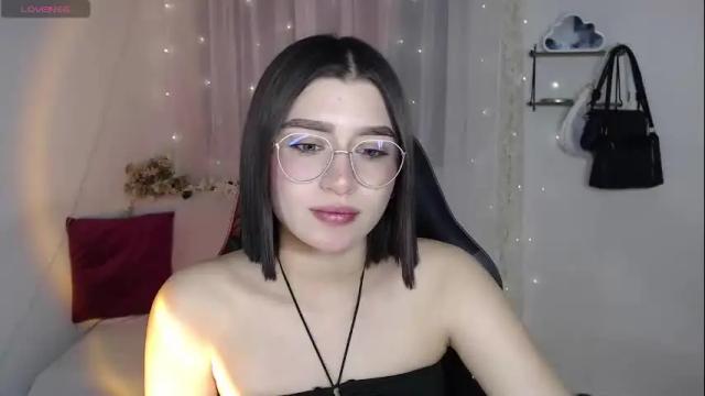 Image 2 of mily_thomson_b Stream on Chaturbate on 1 month ago