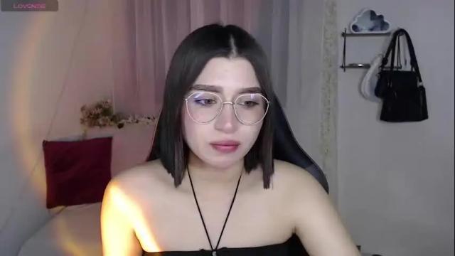 Image 3 of mily_thomson_b Stream on Chaturbate on 1 month ago