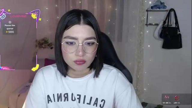 Image 2 of mily_thomson_b Stream on Chaturbate on 1 month ago
