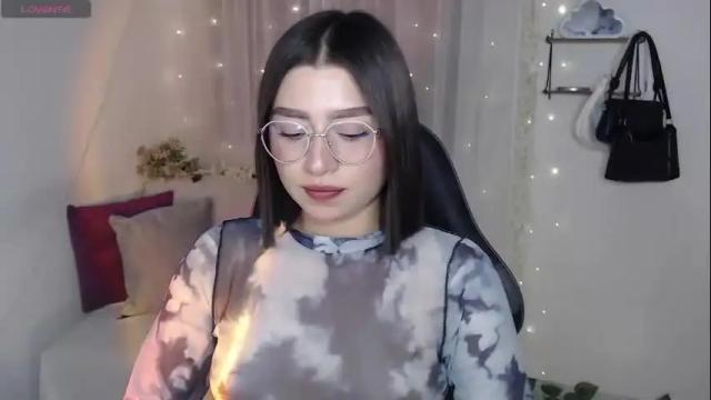Image 10 of mily_thomson_b Stream on Chaturbate on 1 month ago