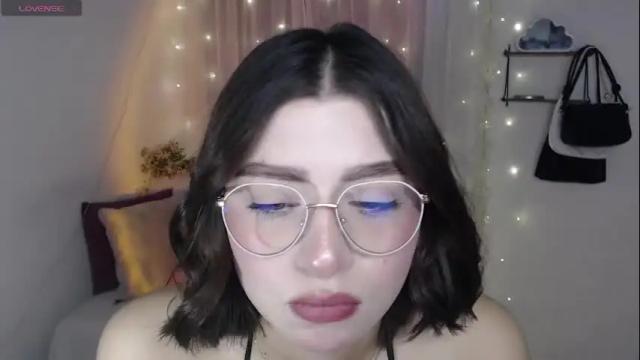 Image 4 of mily_thomson_b Stream on Chaturbate on 1 month ago