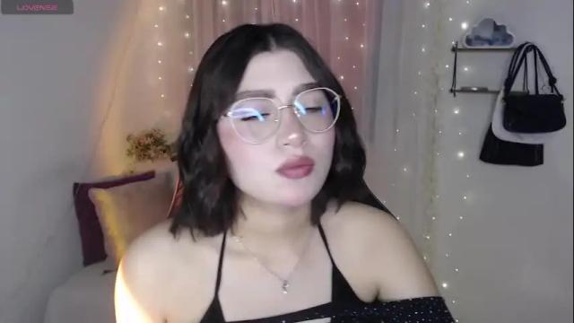 Image 7 of mily_thomson_b Stream on Chaturbate on 1 month ago