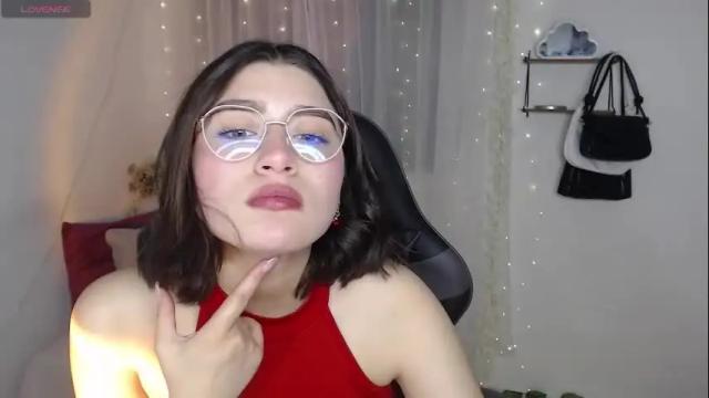 Image 2 of mily_thomson_b Stream on Chaturbate on 1 month ago