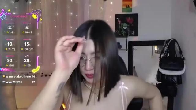 Image 4 of mily_thomson_b Stream on Chaturbate on 22 days ago