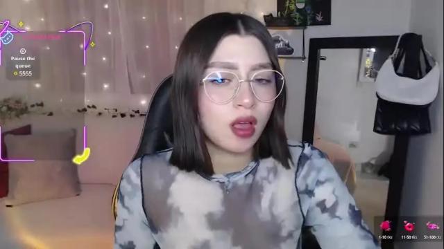 Image 4 of mily_thomson_b Stream on Chaturbate on 8 days ago