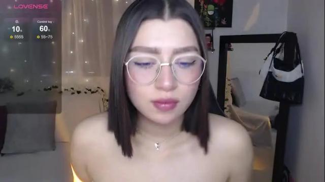Image 10 of mily_thomson_b Stream on Chaturbate on 1 month ago