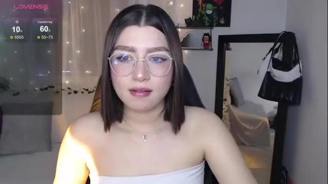 Image 7 of mily_thomson_b Stream on Chaturbate on 1 month ago
