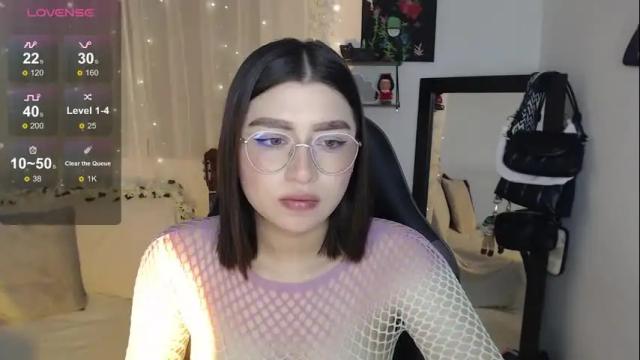 Image 2 of mily_thomson_b Stream on Chaturbate on 13 days ago
