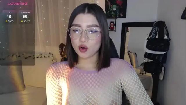 Image 4 of mily_thomson_b Stream on Chaturbate on 13 days ago