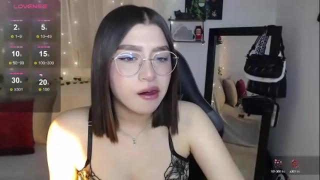 Image 2 of mily_thomson_b Stream on Chaturbate on 5 days ago