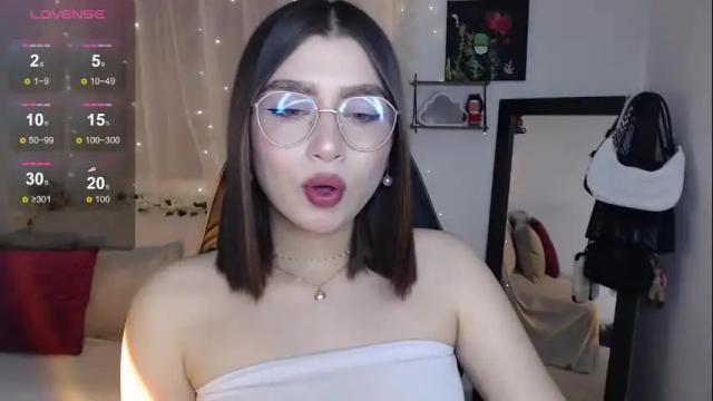 Image 2 of mily_thomson_b Stream on Chaturbate on 1 month ago
