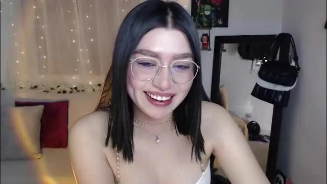 Image 7 of mily_thomson_b Stream on Chaturbate on 18 days ago