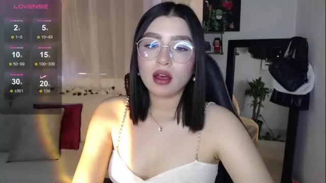 Image 2 of mily_thomson_b Stream on Chaturbate on 11 days ago