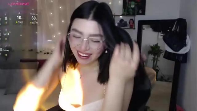 Image 6 of mily_thomson_b Stream on Chaturbate on 11 days ago