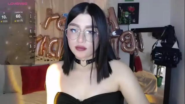 Image 6 of mily_thomson_b Stream on Chaturbate on 4 days ago