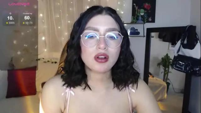 Image 11 of mily_thomson_b Stream on Chaturbate on 2 days ago