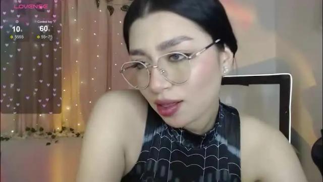 Image 7 of mily_thomson_b Stream on Chaturbate on 2 months ago