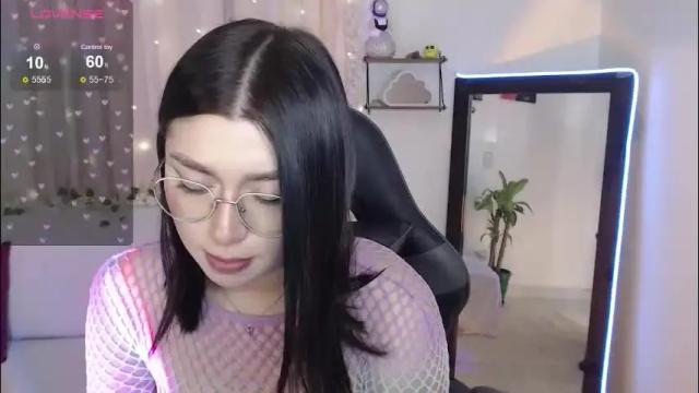 Image 10 of mily_thomson_b Stream on Chaturbate on 2 months ago
