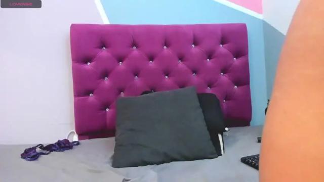 Image 2 of milystarls Stream on Chaturbate on 14 months ago