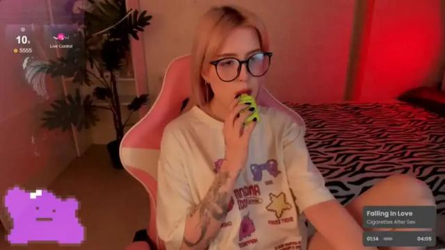 Image 2 of mimikoooo Stream on Chaturbate on 14 months ago