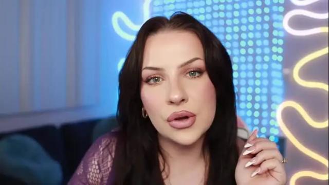 Image 4 of mimipanini Stream on Chaturbate on 19 months ago