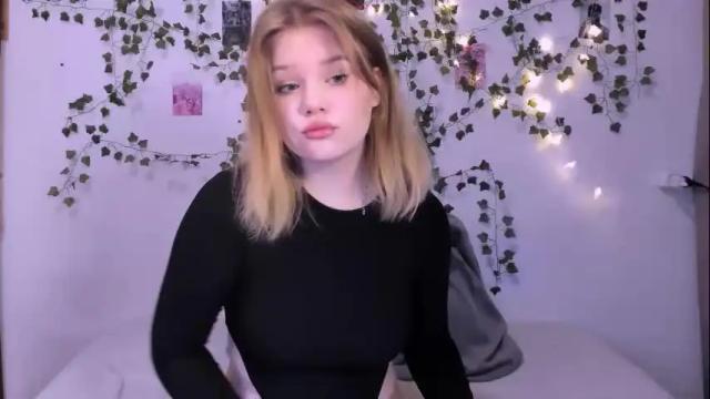 Image 2 of mina27372 Stream on Chaturbate on 1 month ago