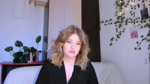 Image 2 of mina27372 Stream on Chaturbate on 1 month ago