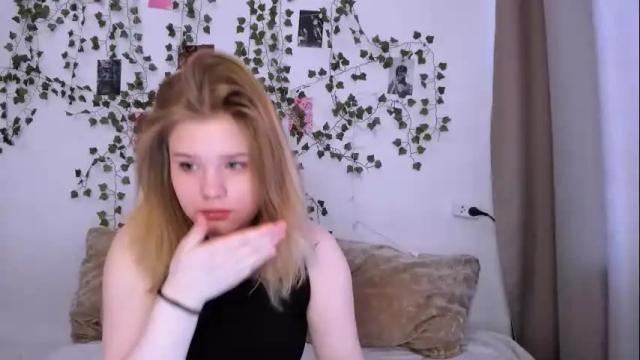 Image 3 of mina27372 Stream on Chaturbate on 1 month ago
