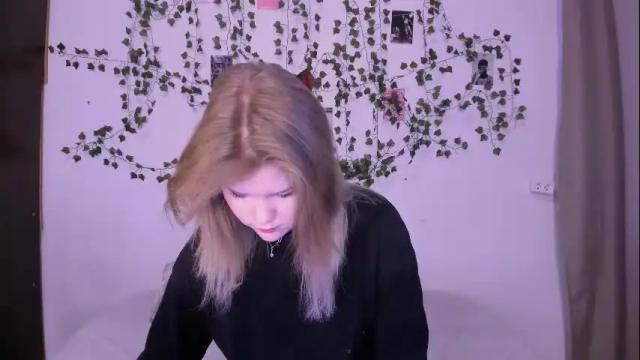 Image 2 of mina27372 Stream on Chaturbate on 1 month ago