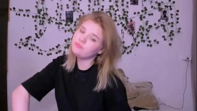 Image 12 of mina27372 Stream on Chaturbate on 28 days ago