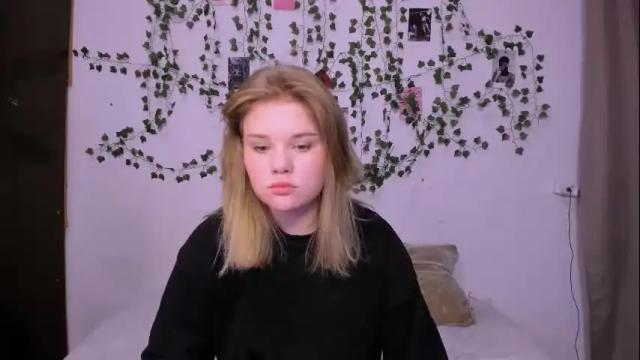 Image 2 of mina27372 Stream on Chaturbate on 28 days ago