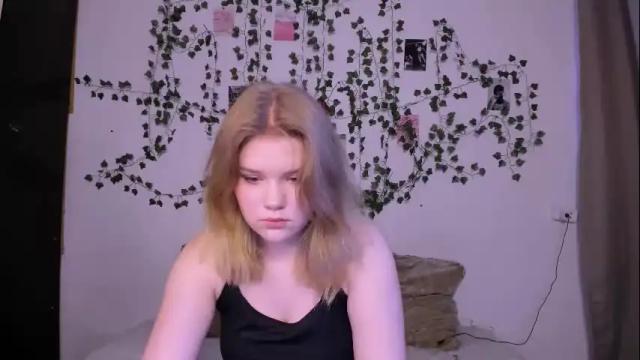 Image 4 of mina27372 Stream on Chaturbate on 26 days ago