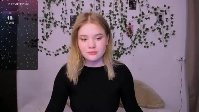 Image 3 of mina27372 Stream on Chaturbate on 21 days ago