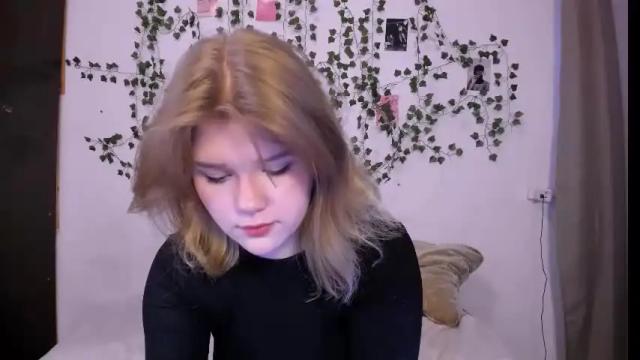Image 2 of mina27372 Stream on Chaturbate on 13 days ago