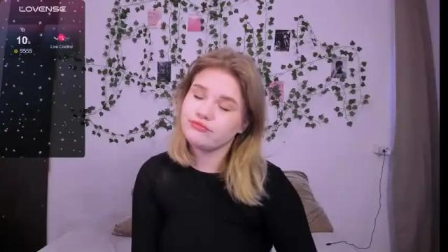 Image 11 of mina27372 Stream on Chaturbate on 9 days ago