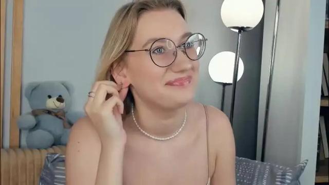 Image 3 of mind_of_heart Stream on Chaturbate on 1 month ago