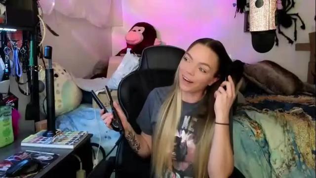 Image 4 of mindymars Stream on Chaturbate on 1 month ago